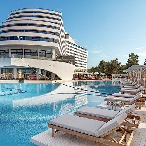 best-cheap-hotels-that-feel-luxurious_1.jpeg