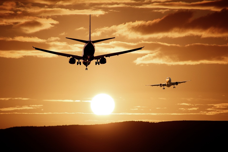 plane-513641_960_720